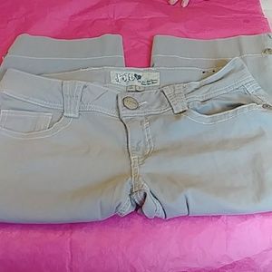Jolt size 7 Grey Capris